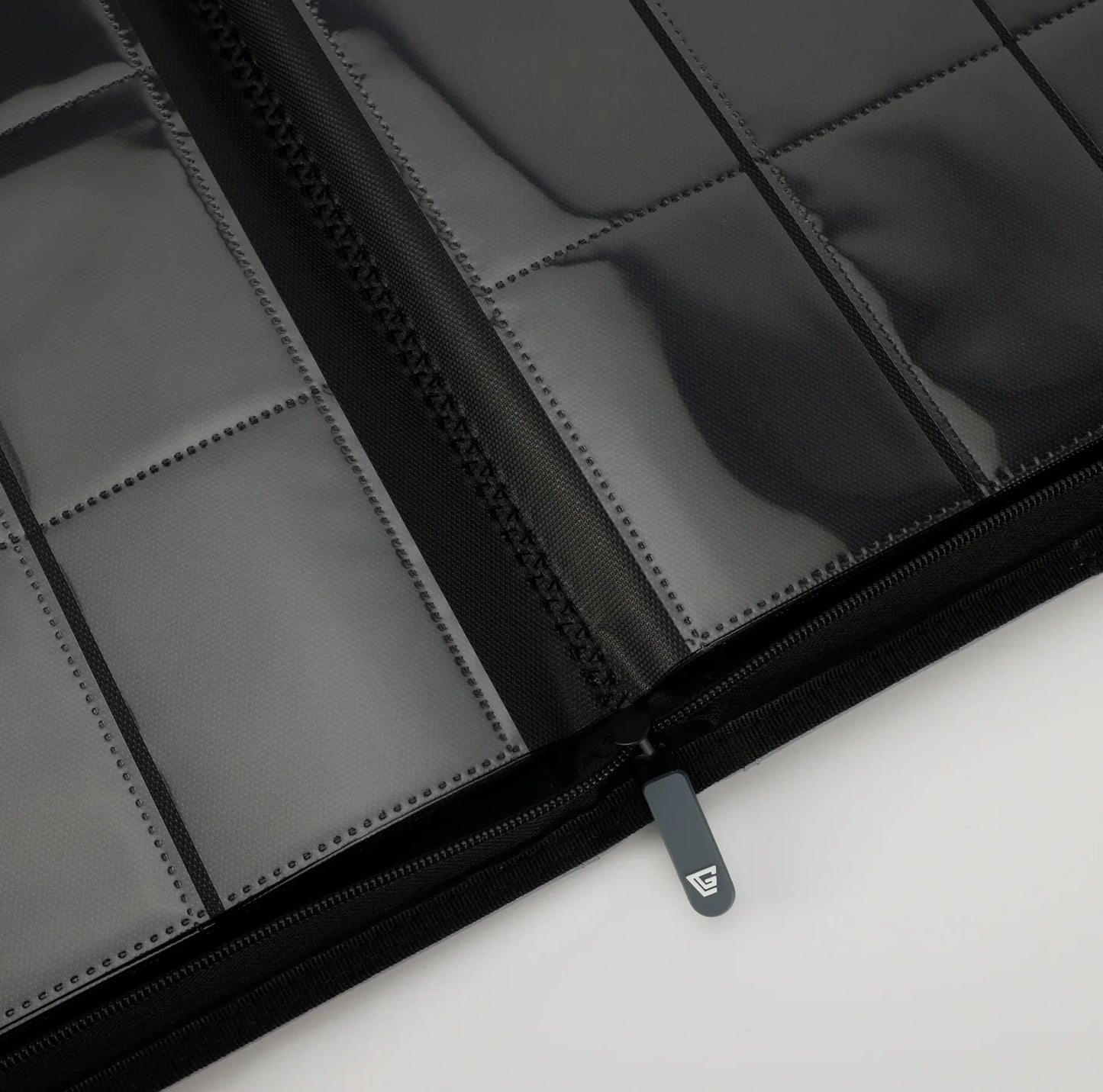 Premium 16-pocket Album | GEMLOADER | 1024 pockets